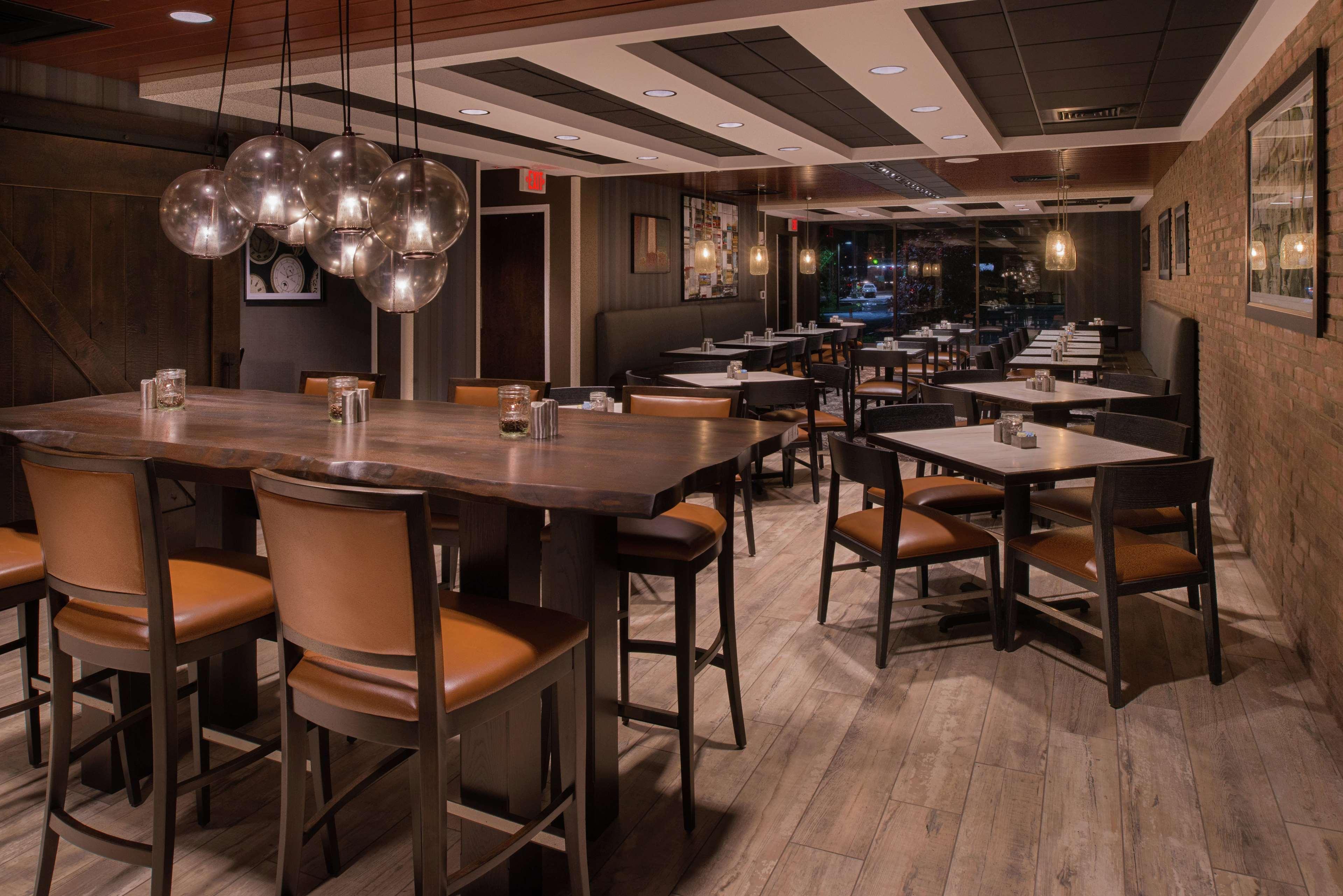 Doubletree By Hilton Raleigh Crabtree Valley Exterior foto