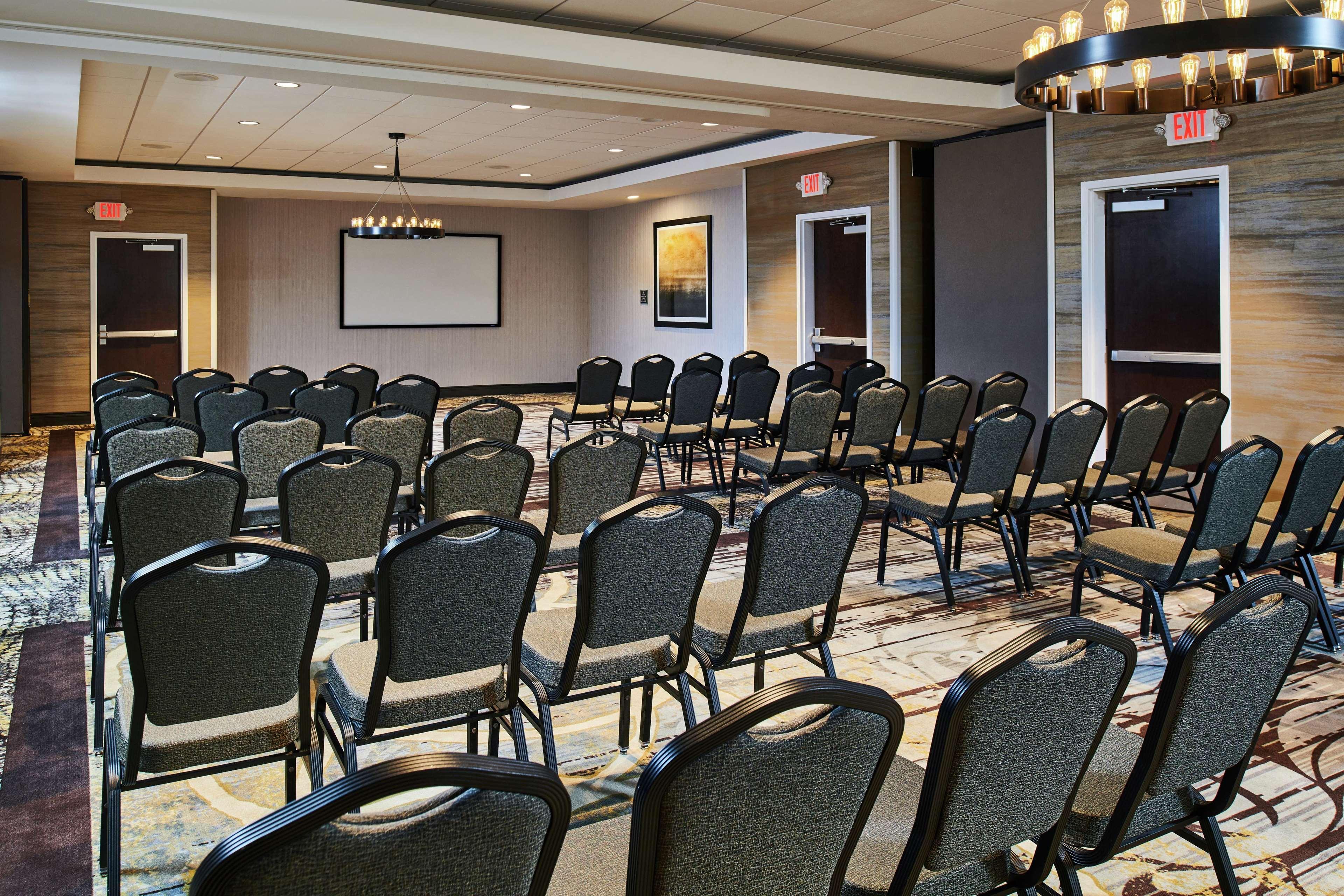 Doubletree By Hilton Raleigh Crabtree Valley Exterior foto