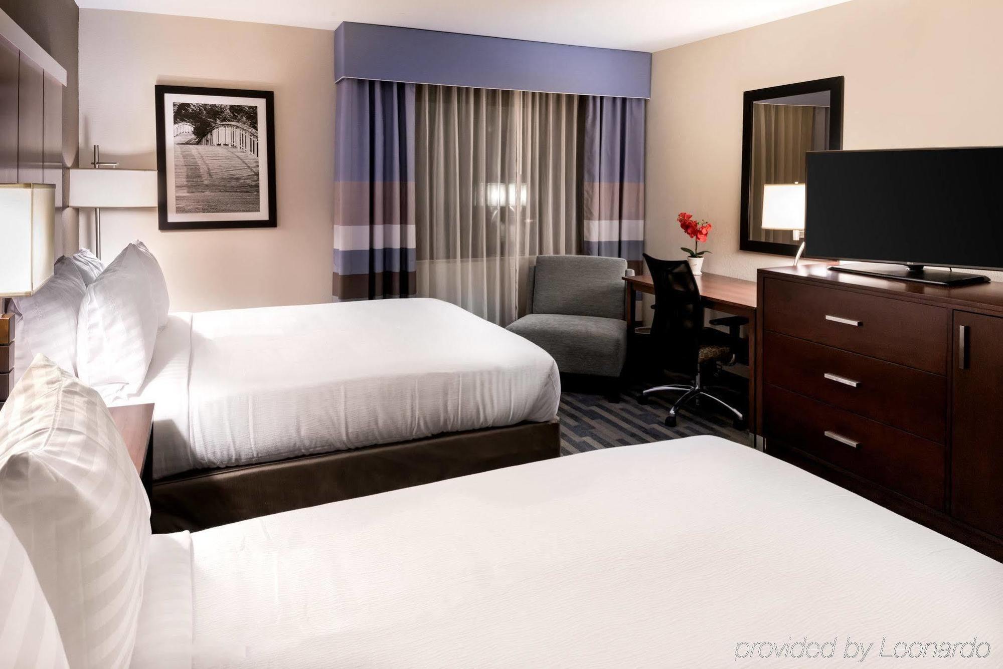 Doubletree By Hilton Raleigh Crabtree Valley Exterior foto